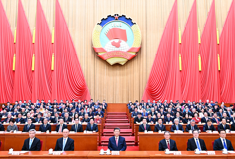 3月10日上午，中國人民政治協(xié)商會議第十四屆全國委員會第三次會議在北京人民大會堂閉幕。這是習(xí)近平、李強、蔡奇、丁薛祥、李希、韓正在主席臺就座。新華社記者 燕雁 攝