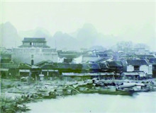 桂林文化城：在民族危難之際筑起精神堡壘　　作為抗日戰(zhàn)爭(zhēng)時(shí)期一個(gè)特殊的文化現(xiàn)象，桂林文化城在中國(guó)現(xiàn)代文化史上占有重要地位。[詳細(xì)]
