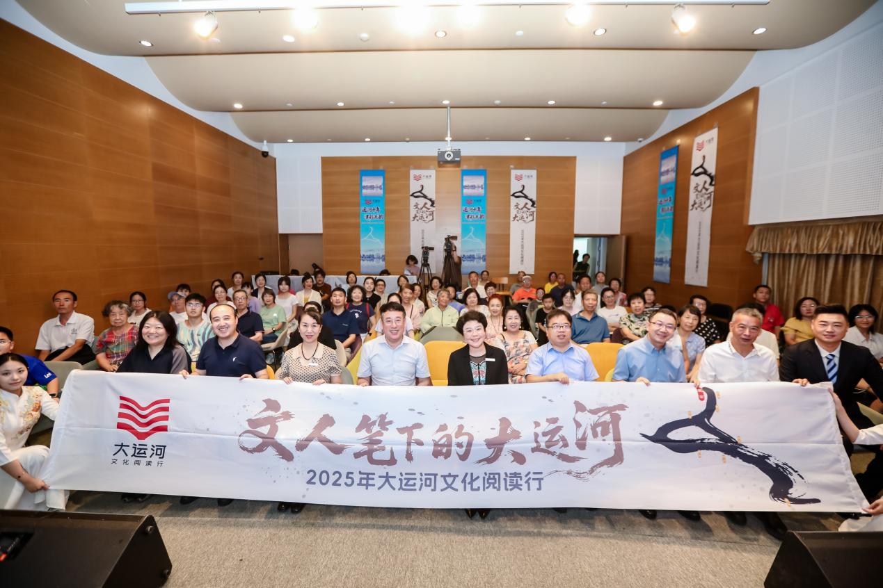 會議室里的人們

AI 生成的內(nèi)容可能不正確。