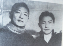 想演烈士，最終自己成為了烈士　　錢毅是一名抗日戰(zhàn)士。1941年，他的父親地下黨員、劇作家阿英身份暴露，在上海灘陷入險(xiǎn)境。[詳細(xì)]