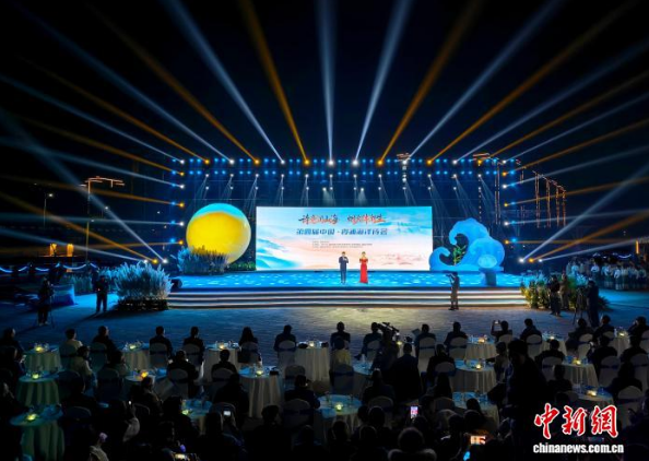 第四屆中國·霞浦海洋詩會(huì)現(xiàn)場。吳允杰 攝