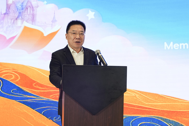 中國作協(xié)黨組成員、書記處書記胡邦勝致辭
