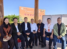 湖南洞口2024年10月25日，中國(guó)作家“深入生活·扎根人民”新時(shí)代文學(xué)實(shí)踐點(diǎn)簽約授牌儀式在洞口縣舉行。[詳細(xì)]
