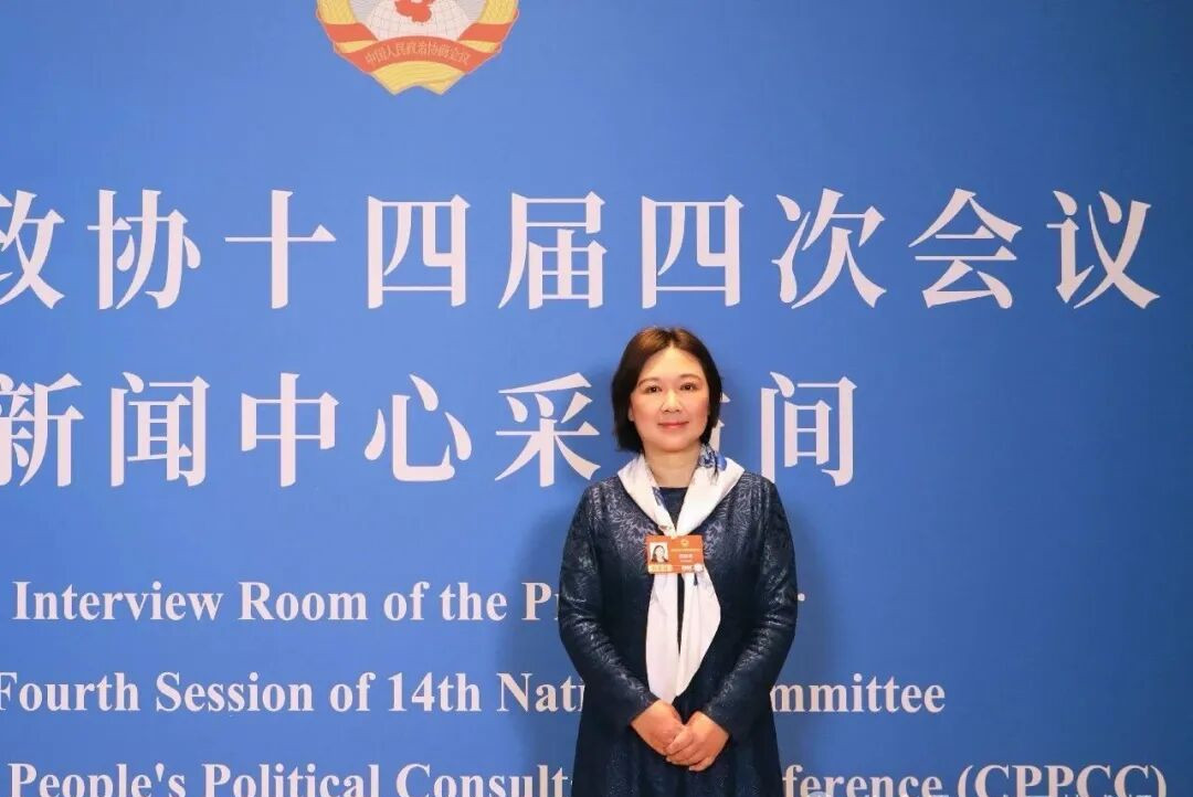 全國政協(xié)委員、中國作協(xié)網(wǎng)絡(luò)文學委員會委員蔣勝男