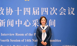 全國政協(xié)委員、中國作協(xié)網(wǎng)絡(luò)文學委員會委員蔣勝男