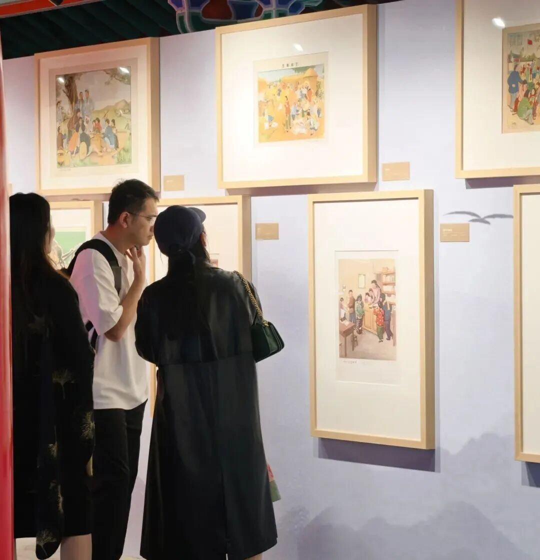 參觀“江右讀書(shū)”系列展覽的游客