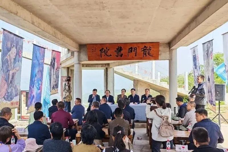“文學(xué)晉行時”走進(jìn)河津市龍門書院