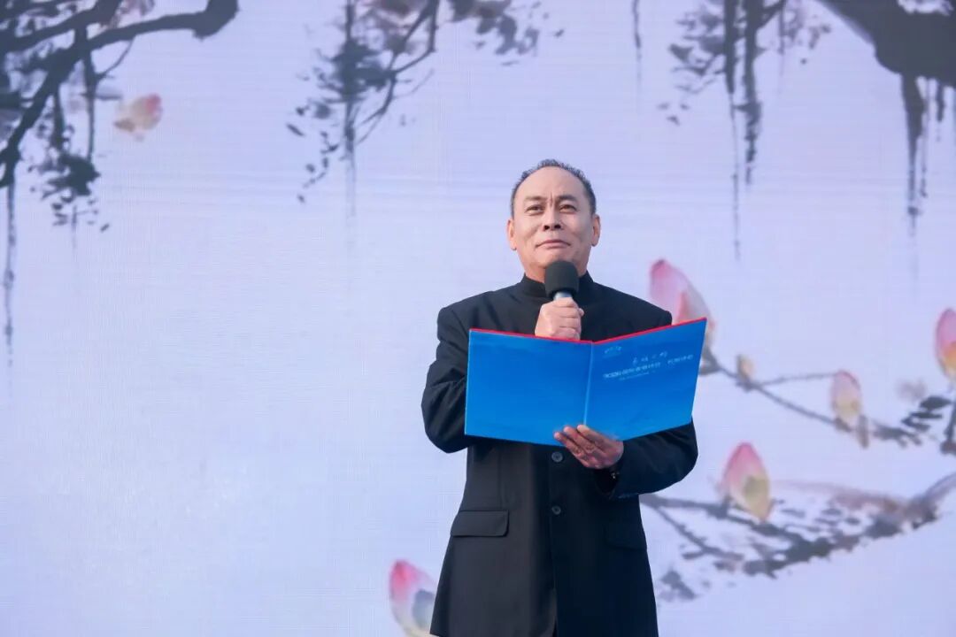 表演藝術(shù)家張光北演繹舒婷經(jīng)典詩(shī)作《祖國(guó)啊，我親愛(ài)的祖國(guó)》